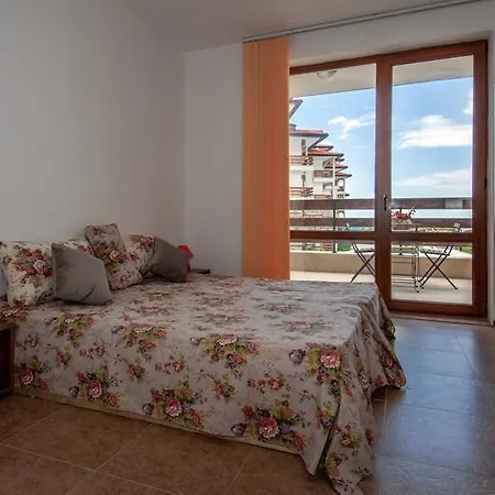 Apartment Robinson Vip Apartmets Elenite