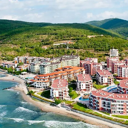 Robinson Vip Apartmets Elenite