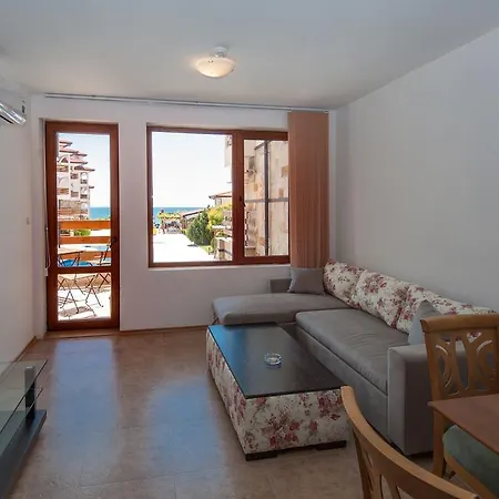 Robinson Vip Apartmets * Elenite