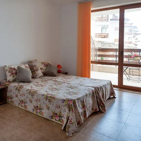 Robinson Vip Apartmets *